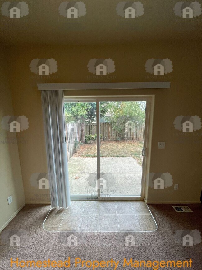 Building Photo - 232