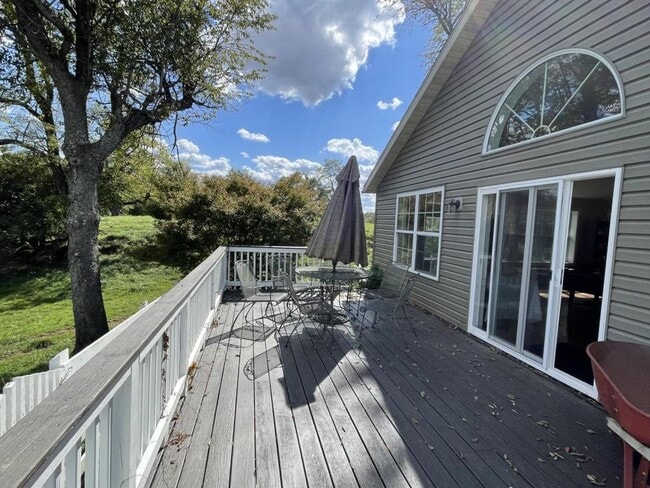 Building Photo - 67 Graham Rd