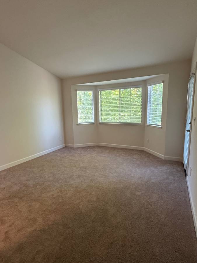 Building Photo - 5939 Eastman Lake Dr