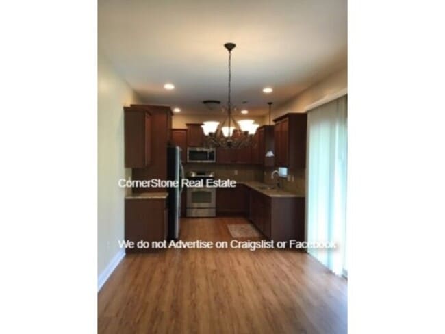 Building Photo - 440 Wood Point Dr