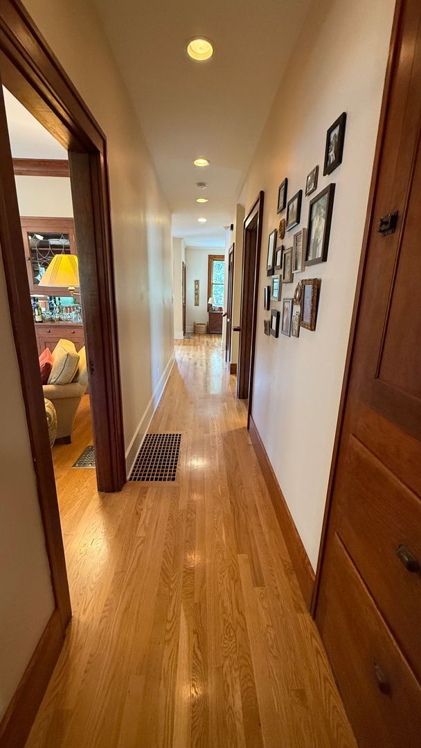 Building Photo - Beautiful Fully Furnished Home in Close-In...