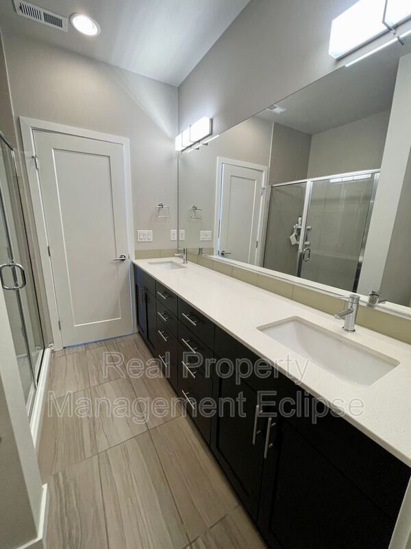 Building Photo - 1525 139th Ct NE