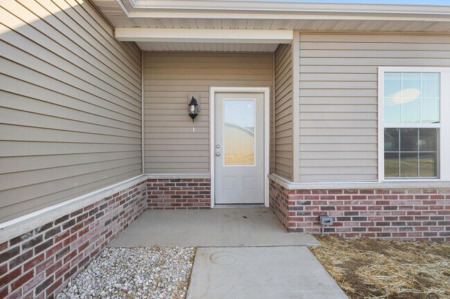Building Photo - 3 BR / 2 Bathroom BRAND NEW Construction in Washington, IL