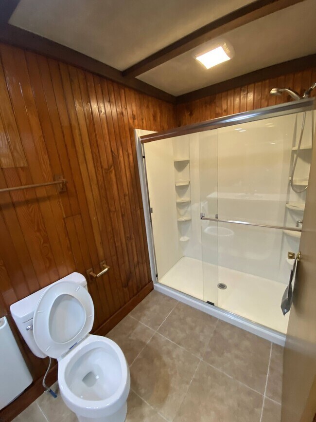 Building Photo - Chestnut Grove Village 17, 18, 19