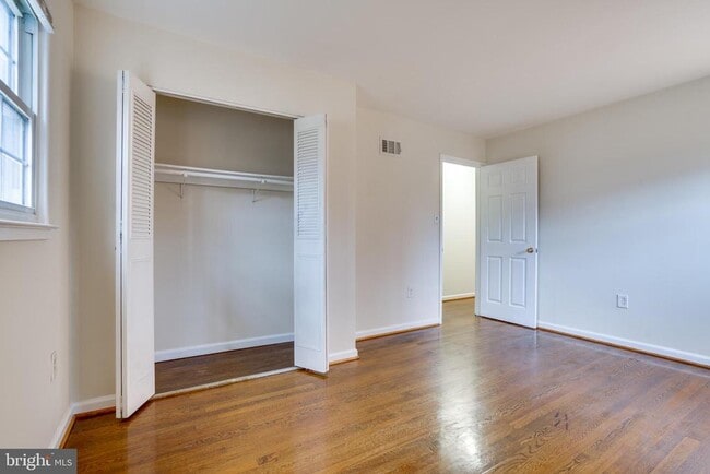 Building Photo - 13636 Greenwood Dr