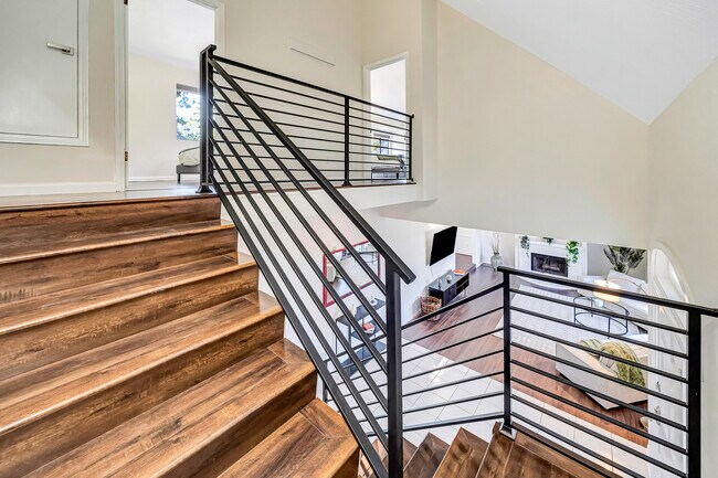Building Photo - 30428 Penrod Dr