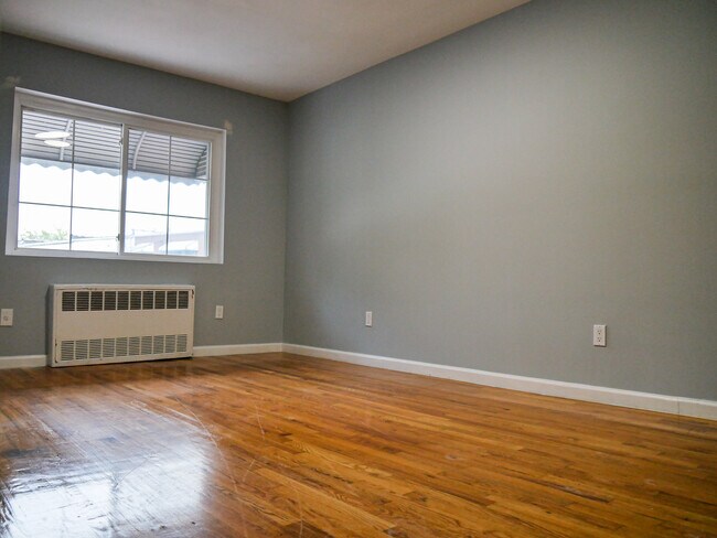 Building Photo - 3410 Bronxwood Ave