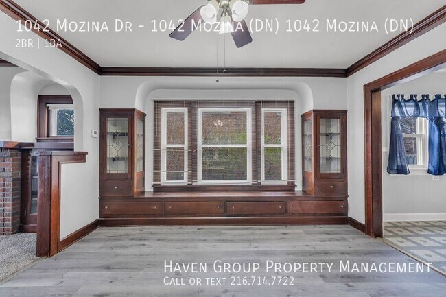 Building Photo - 1042 Mozina Dr