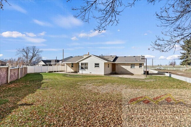 Building Photo - Your Ideal 4-Bed Layton Home - Style, Space & Location!