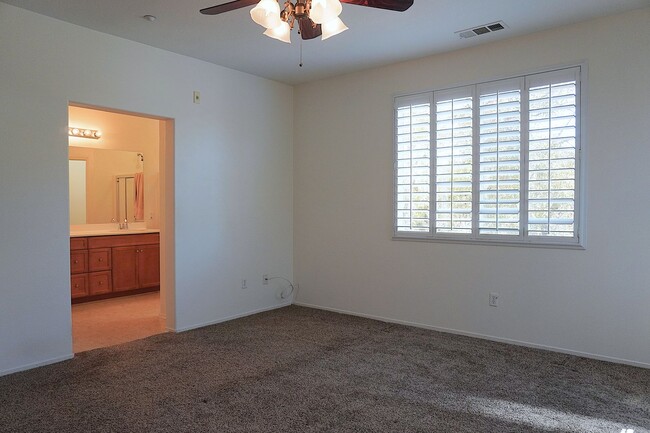 Building Photo - Spacious 3-Bedroom Townhome in the North Oaks Community