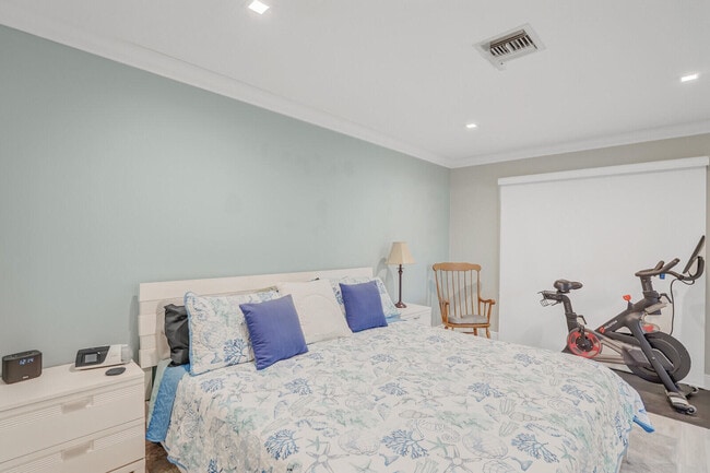 Building Photo - 1737 Palmland Dr