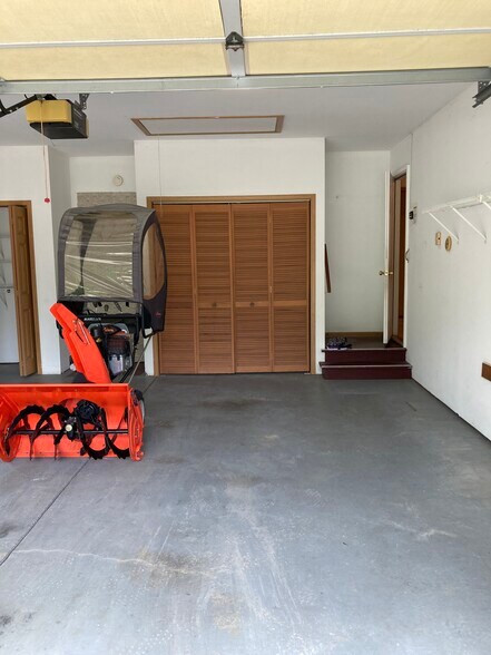 2-Car Heated Garage/Door to Laundry Room - 412 11th Cir SE