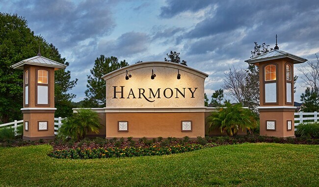 Building Photo - 3/2.5 Beautiful Energy Efficient Home in H...