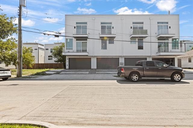 Building Photo - 4210 Delano Pl