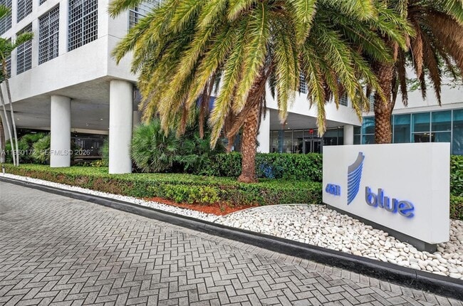 Building Photo - 601 NE 36th St