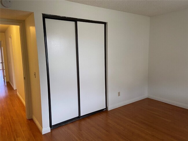 Building Photo - 20429 Amhurst Dr