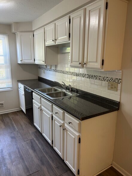 Building Photo - 126 Larkins Xing
