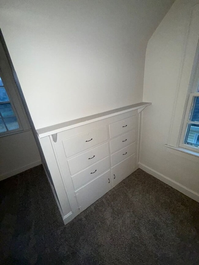 Building Photo - 511 S Evans Ave