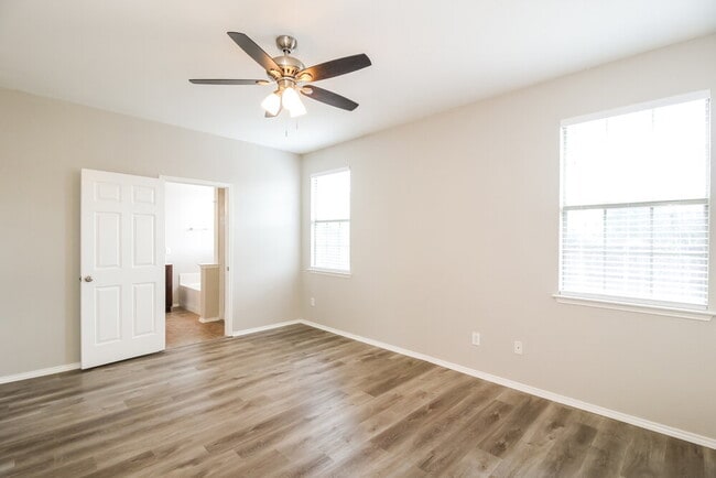 Building Photo - 15408 Yarberry Dr