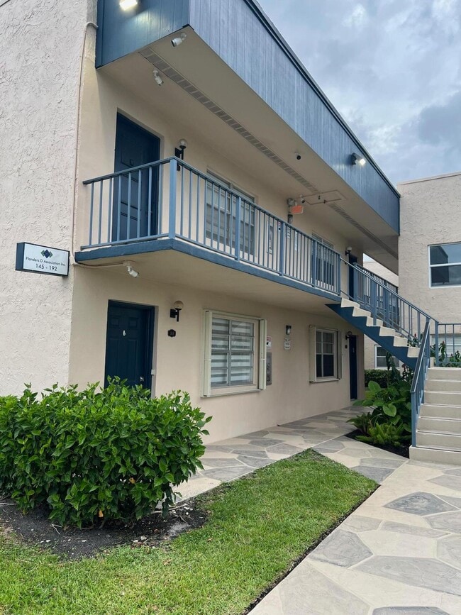 Building Photo - 6094 Forest Hill Blvd