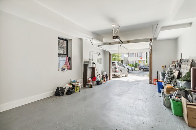 Building Photo - 103 Orient Ave