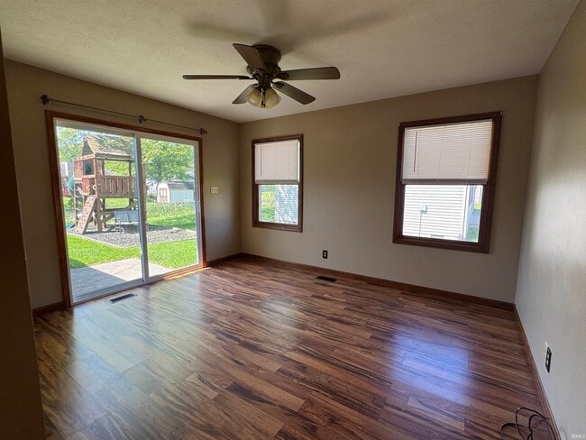 Building Photo - 6155 Glacier Dr