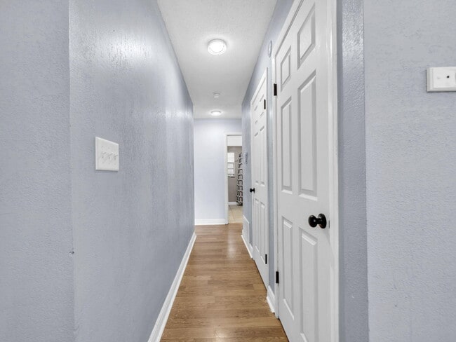 Building Photo - 627 Ferretti Ave