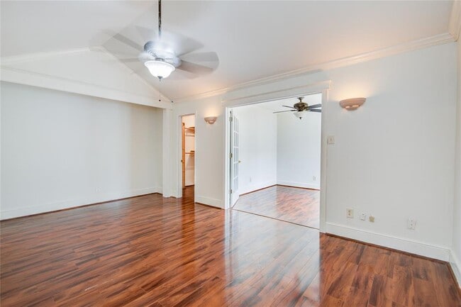 Building Photo - 2503 Lively Ln