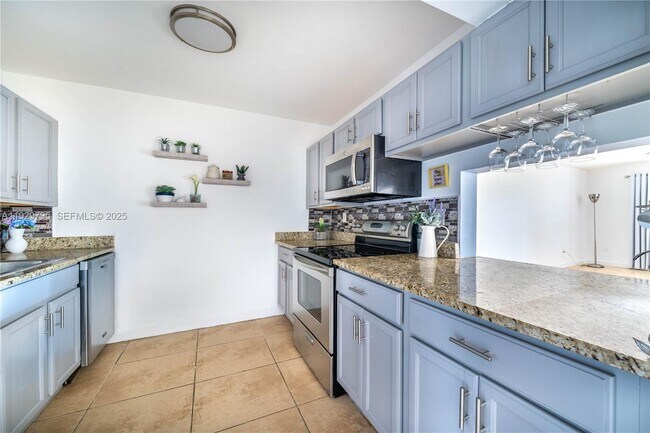 Building Photo - 1855 NE 121st St