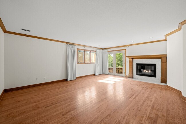 Building Photo - 1940 E Chenango Ct
