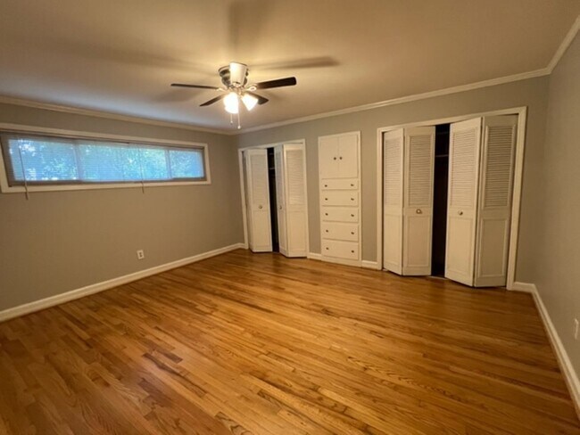 Building Photo - So Close to Downtown Greenville - this VER...