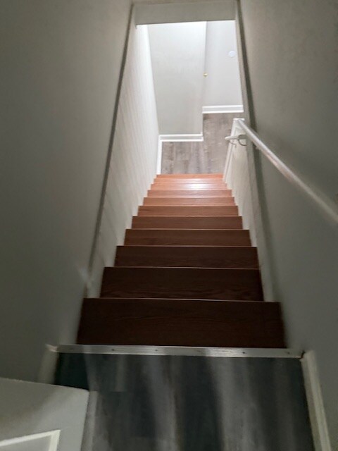 Building Photo - 303 Endsleigh Ave