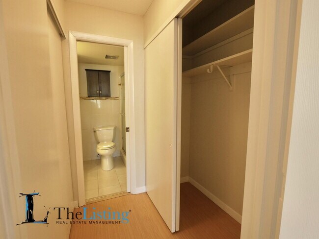 Building Photo - 408 Banyon Tree Cir