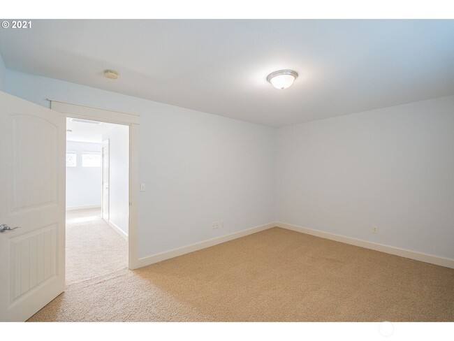 Building Photo - 3505 SE 198th Ave
