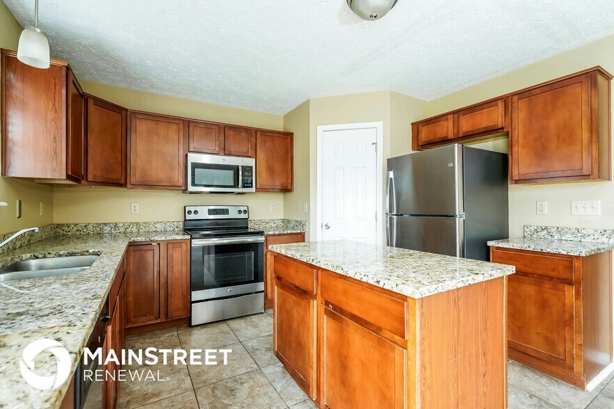 Building Photo - 2146 Rosswood Blvd