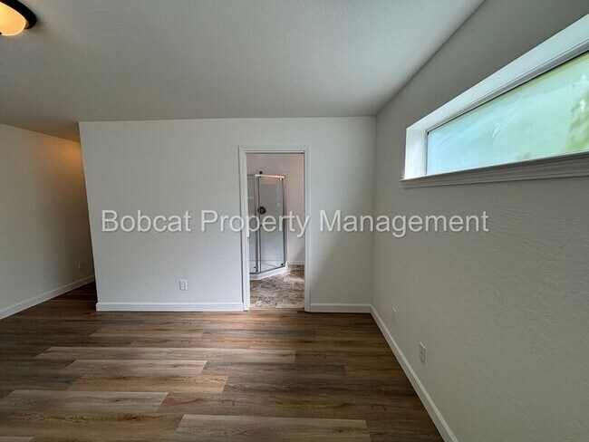 Building Photo - 509 Westview Ave