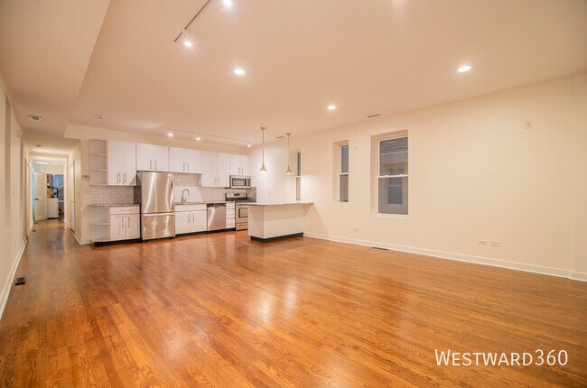 Primary Photo - 2221 W Charleston St