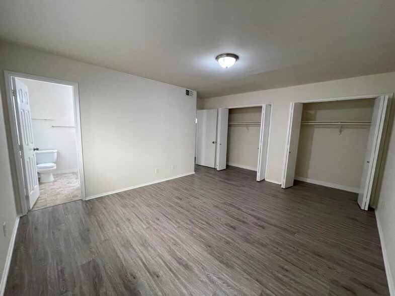 Building Photo - 840 3rd St