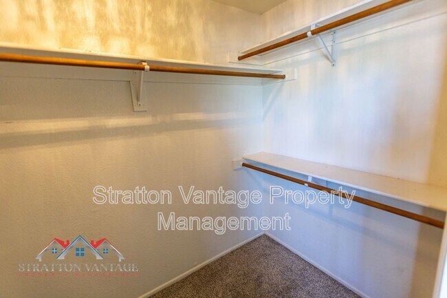 Building Photo - 10015 E Mountain View Rd