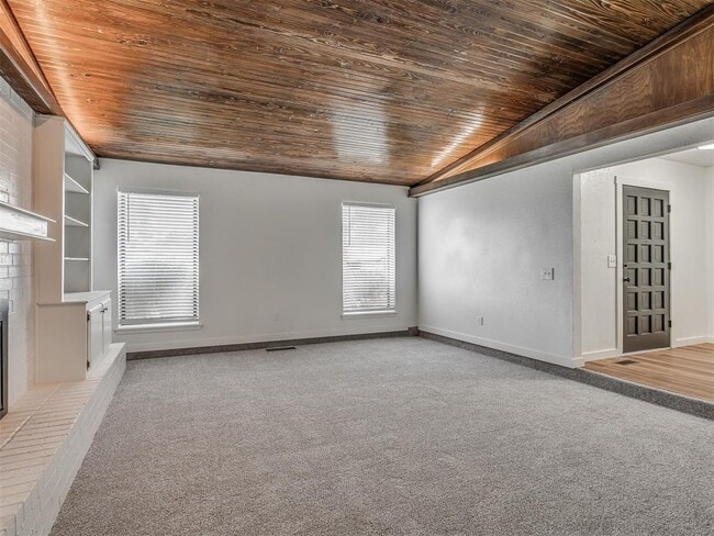 Building Photo - 1819 Lakehurst Dr