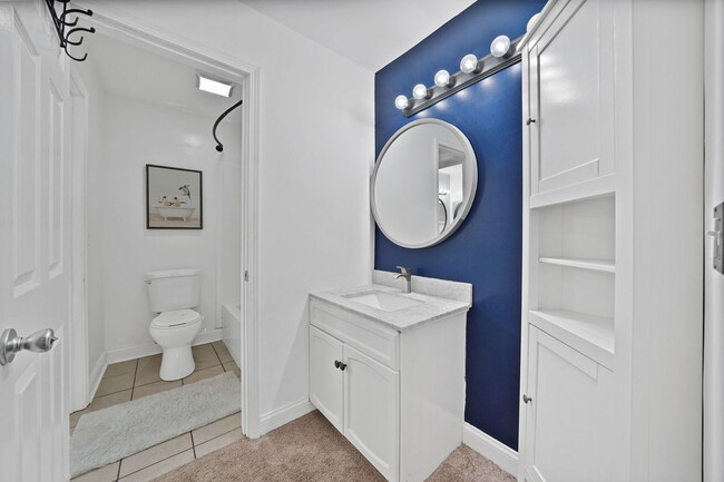 Building Photo - 7050 Newport Dr