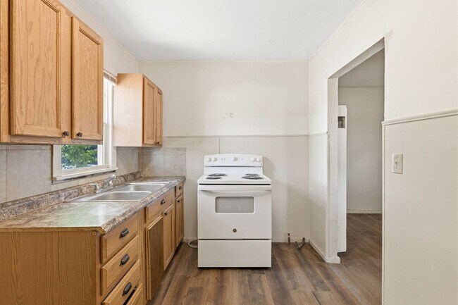 Building Photo - 207 N Santa Fe Ave