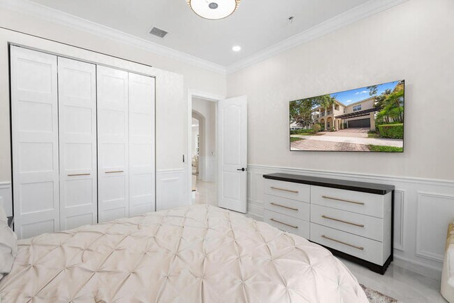 Building Photo - 112 Tulip Tree Ct