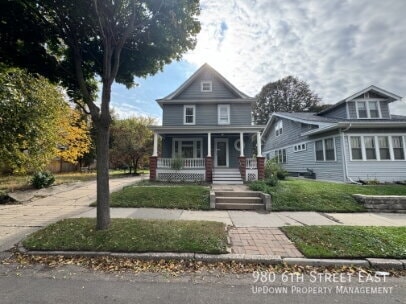 Building Photo - 980 6th St E