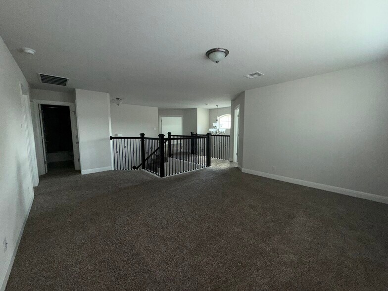Building Photo - 27610 Falls Cv