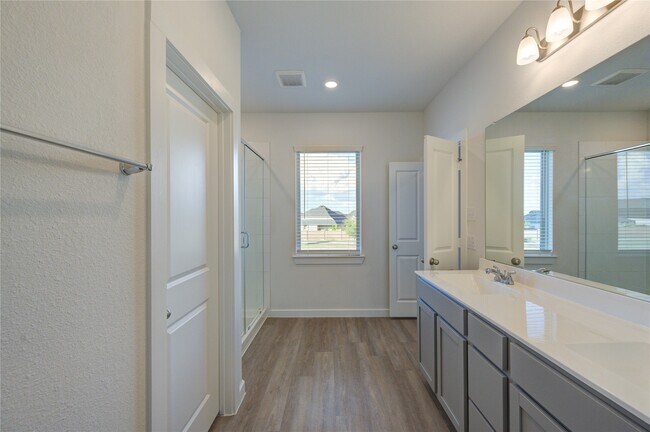 Building Photo - 31918 Holland Arbor Trl