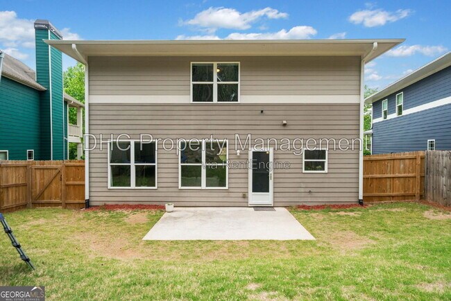 Building Photo - 1765 Stoney Creek Dr SE