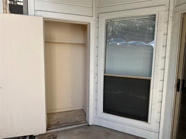 Building Photo - 6000 Shepherd Mountain Cove