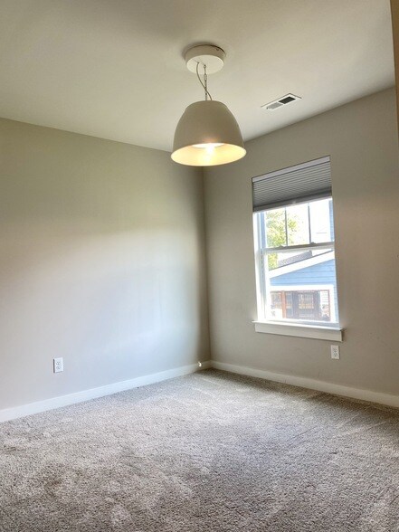 Building Photo - 2225 Maytown Cir