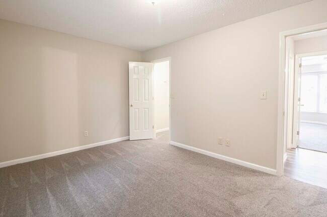 Building Photo - 2825 US-41